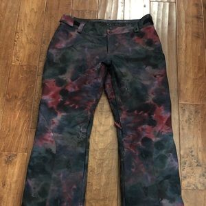 Women’s Oakley snowpants